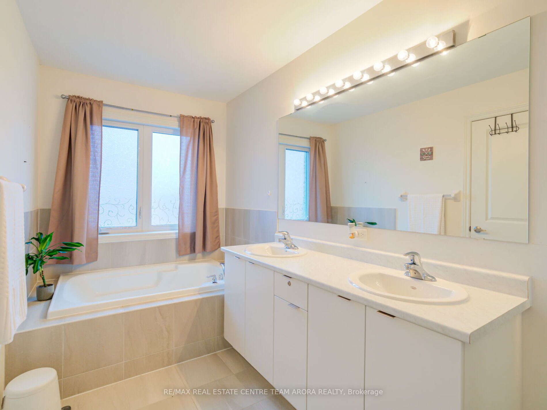 50 Edinburgh Dr, #5