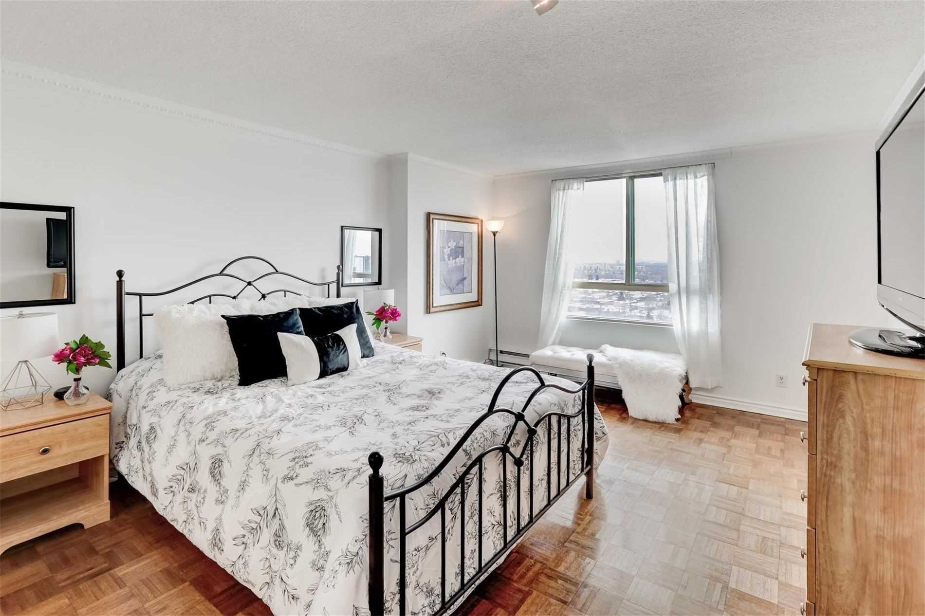 Listing W5947477 - Large Photo # 17
