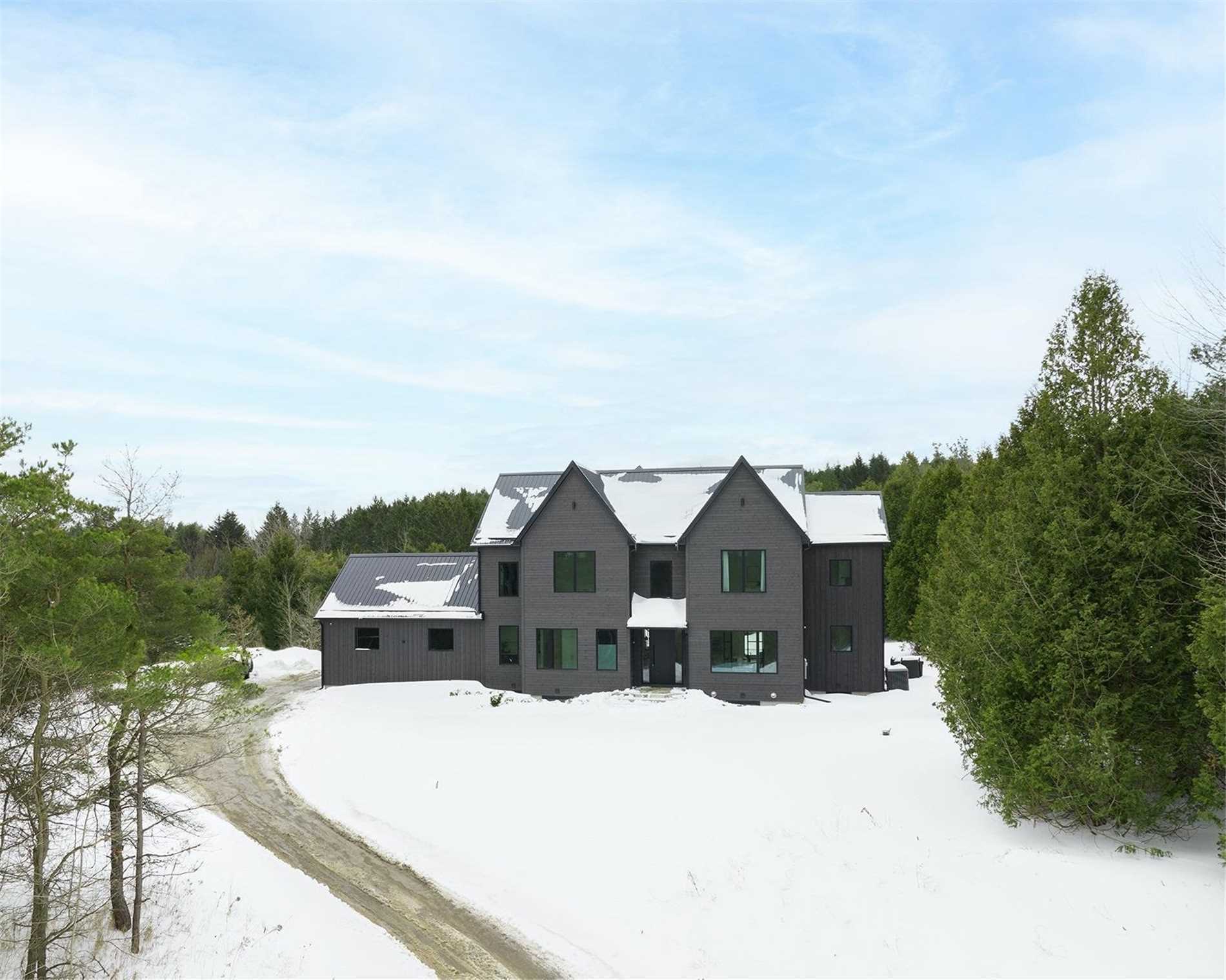 Listing W5947631 - Large Photo # 1