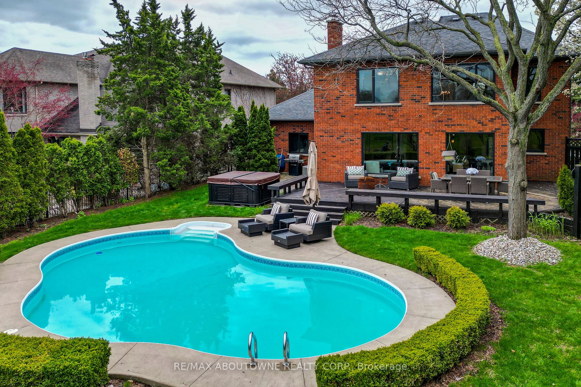 1319 Greeneagle Dr