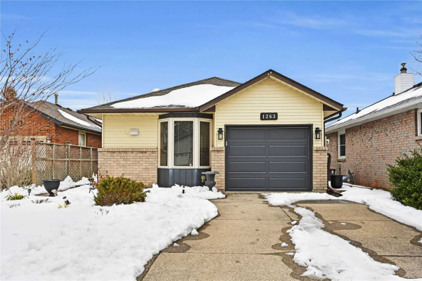 1263 Nathaniel Cres, Burlington