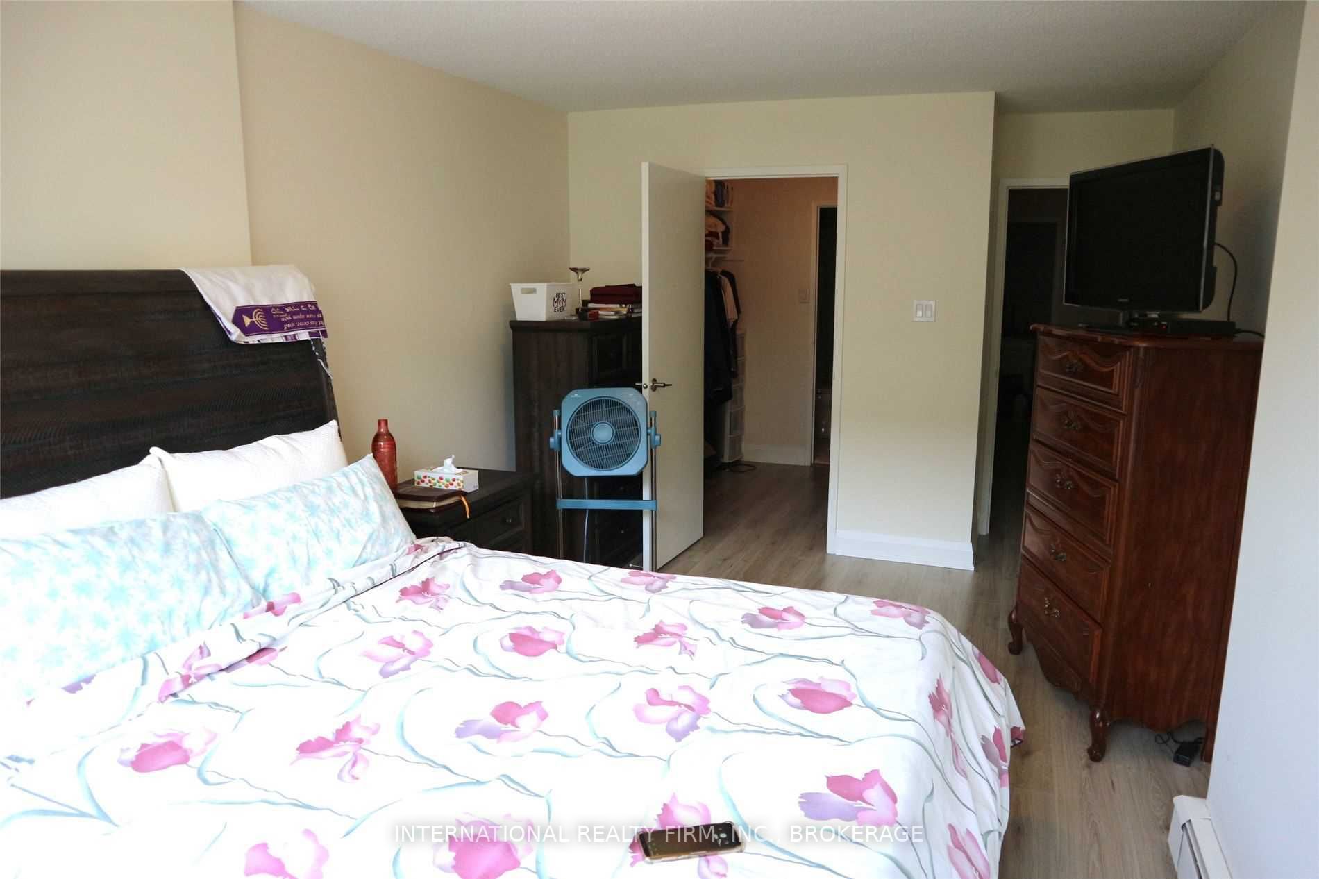 Listing W5948515 - Large Photo # 8