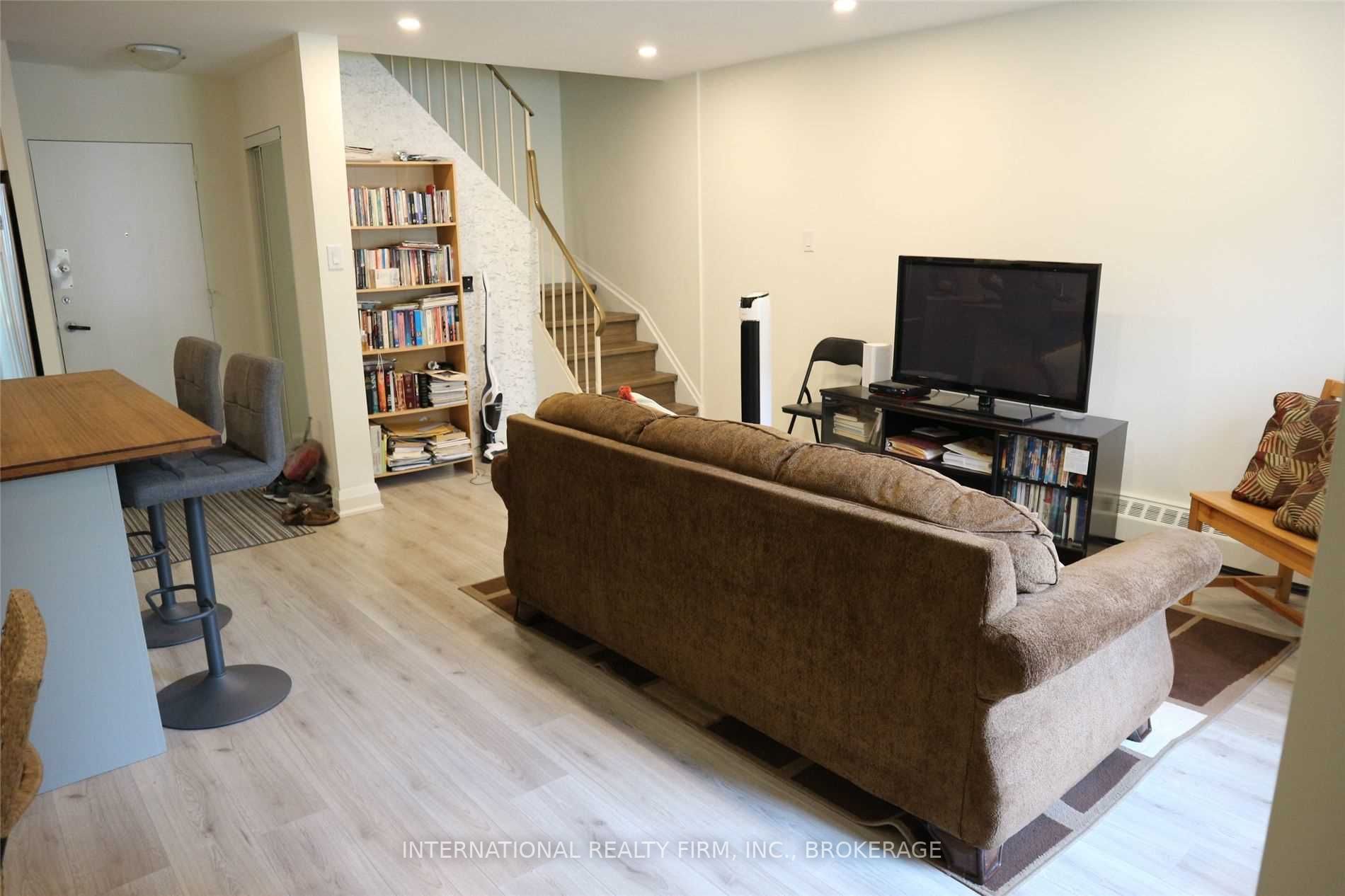Listing W5948515 - Large Photo # 4