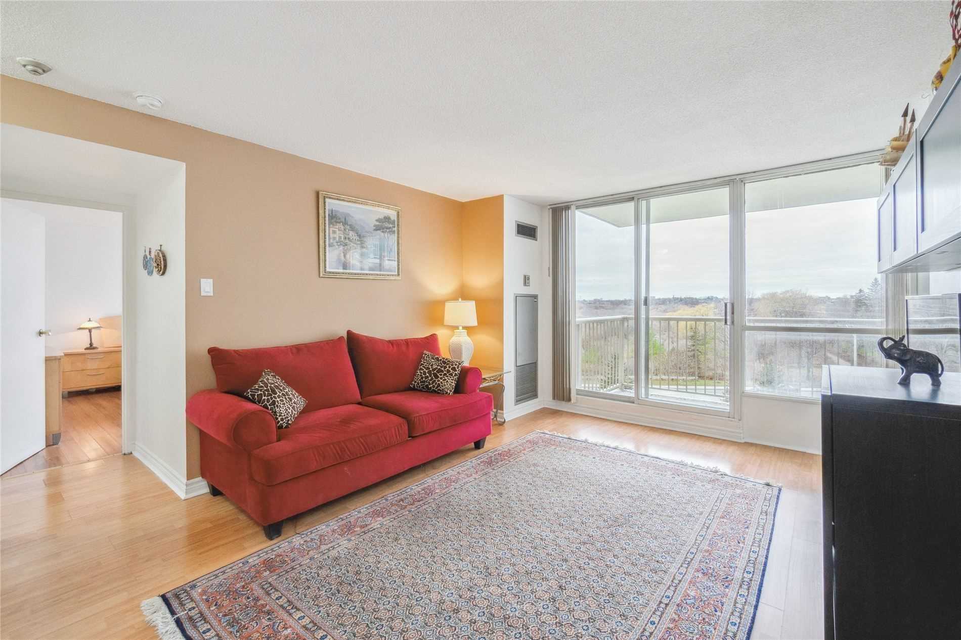 Listing W5948939 - Large Photo # 3