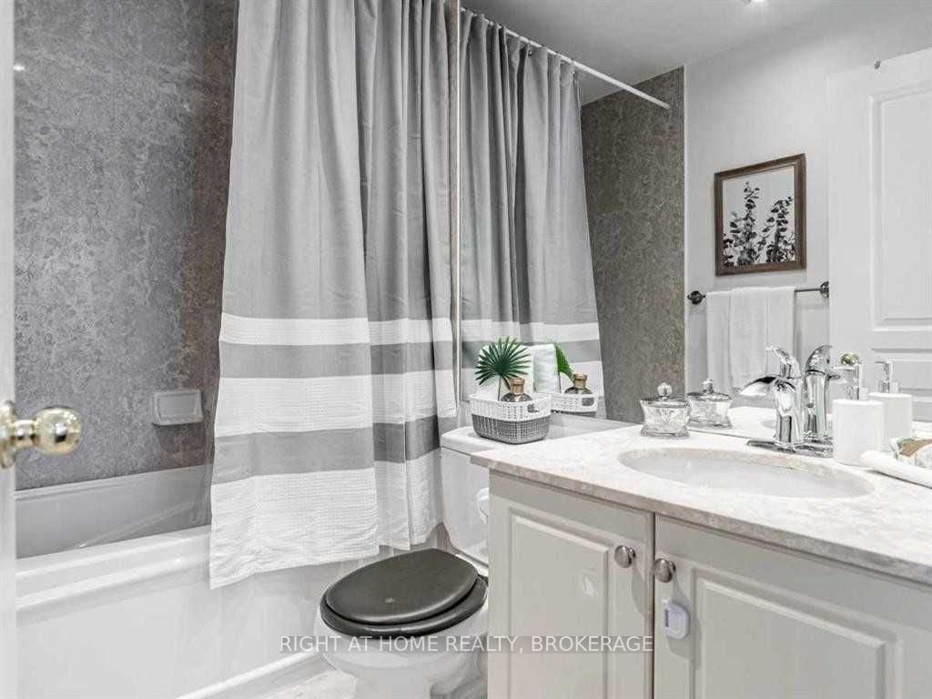 2087 Lake Shore Blvd W, #207