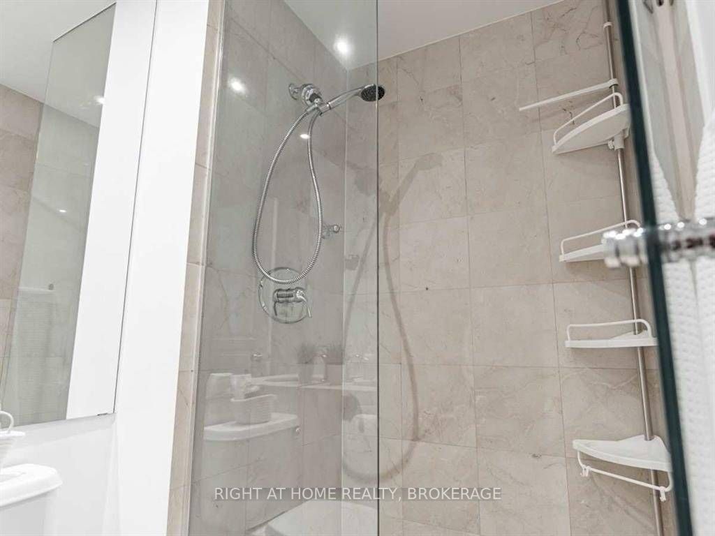 2087 Lake Shore Blvd W, #207