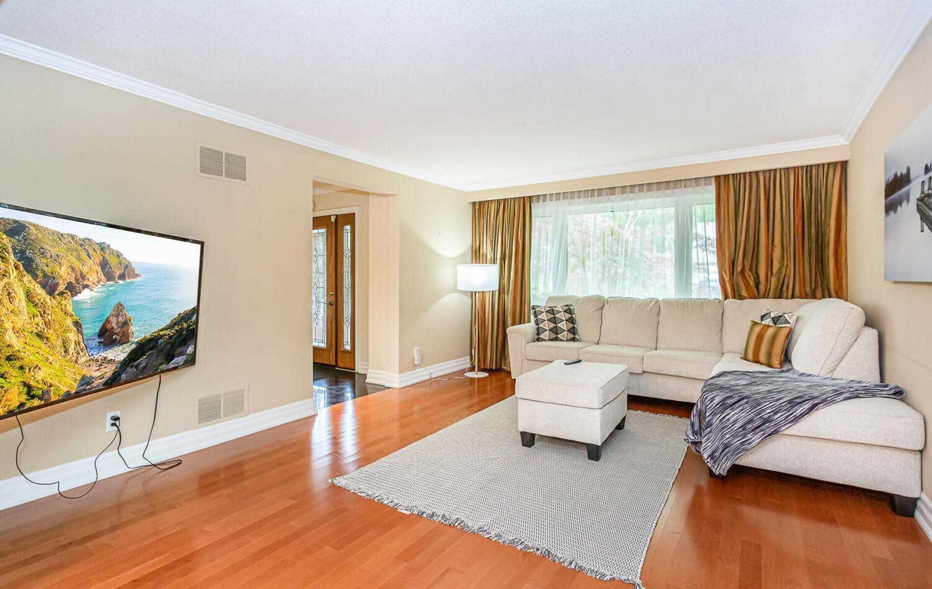 1099 Caldwell Ave