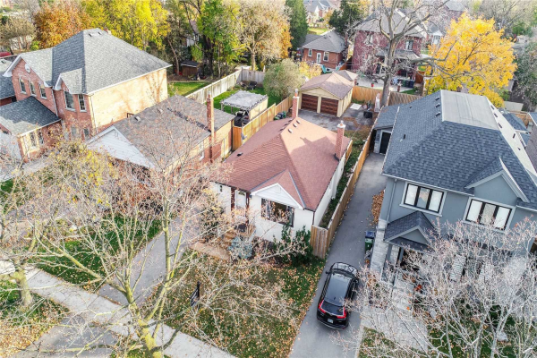 97 Edgecroft Rd, Toronto