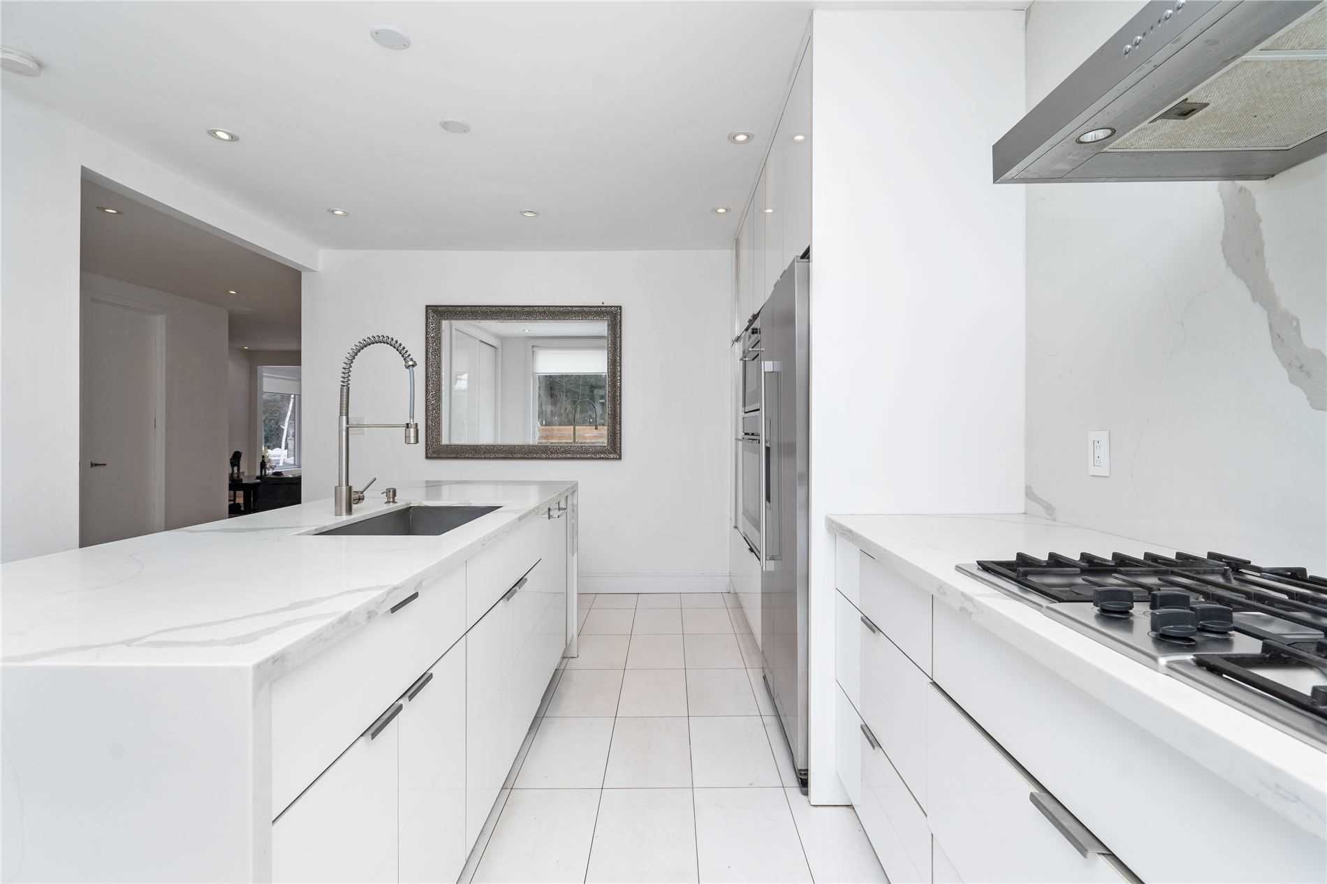 105 Mineola Rd W