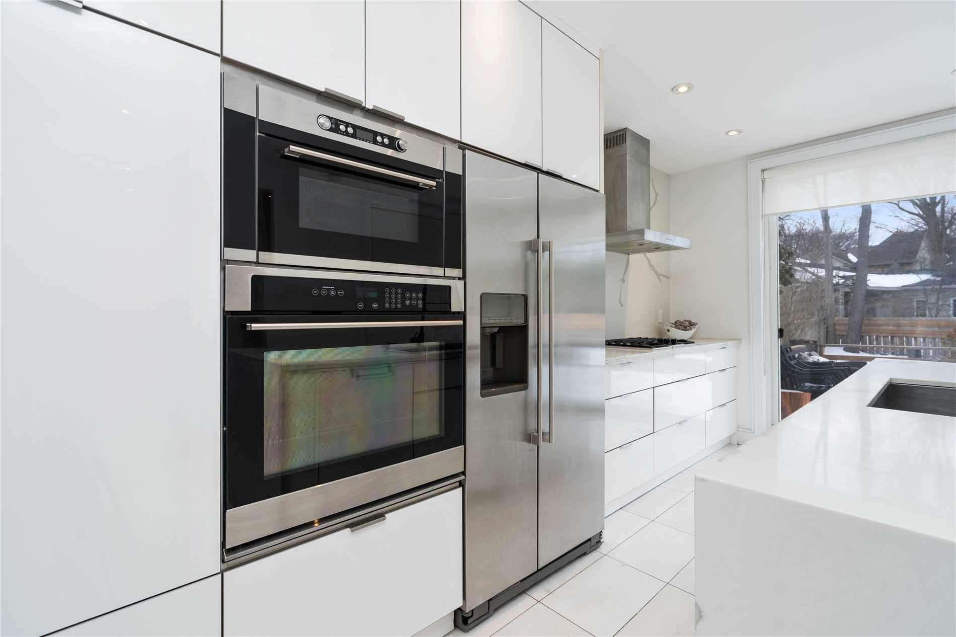 105 Mineola Rd W