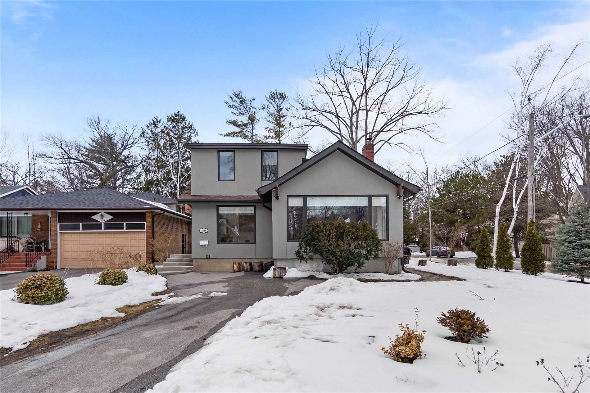 105 Mineola Rd W