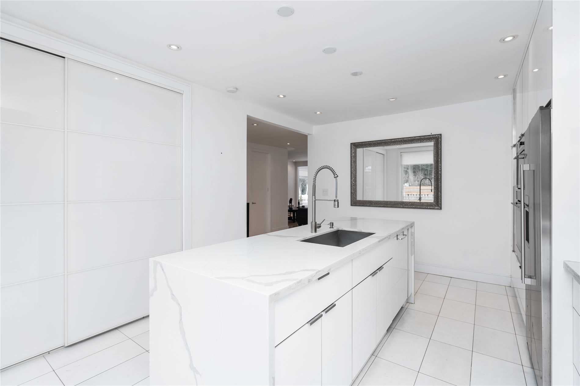 105 Mineola Rd W