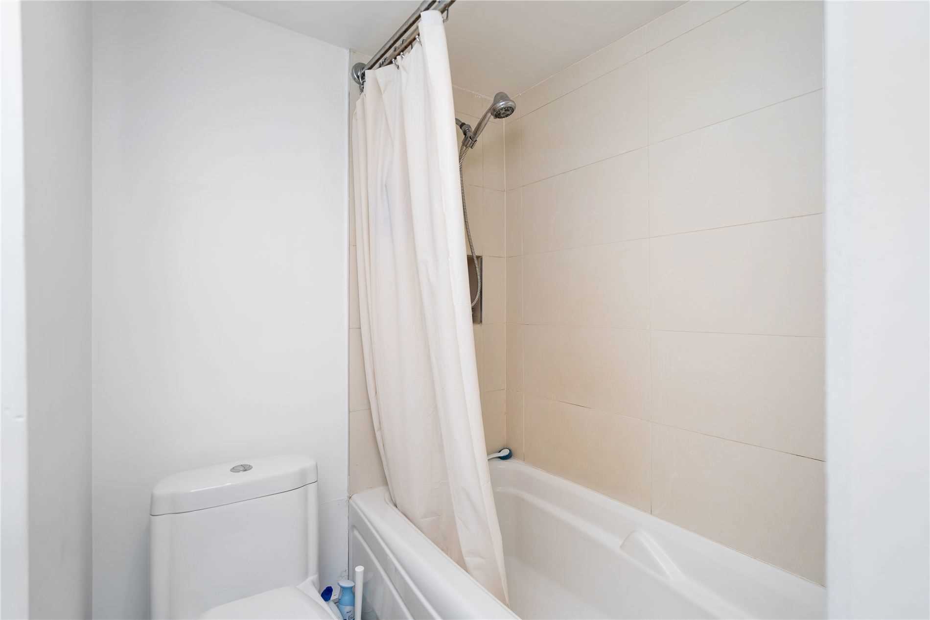 105 Mineola Rd W