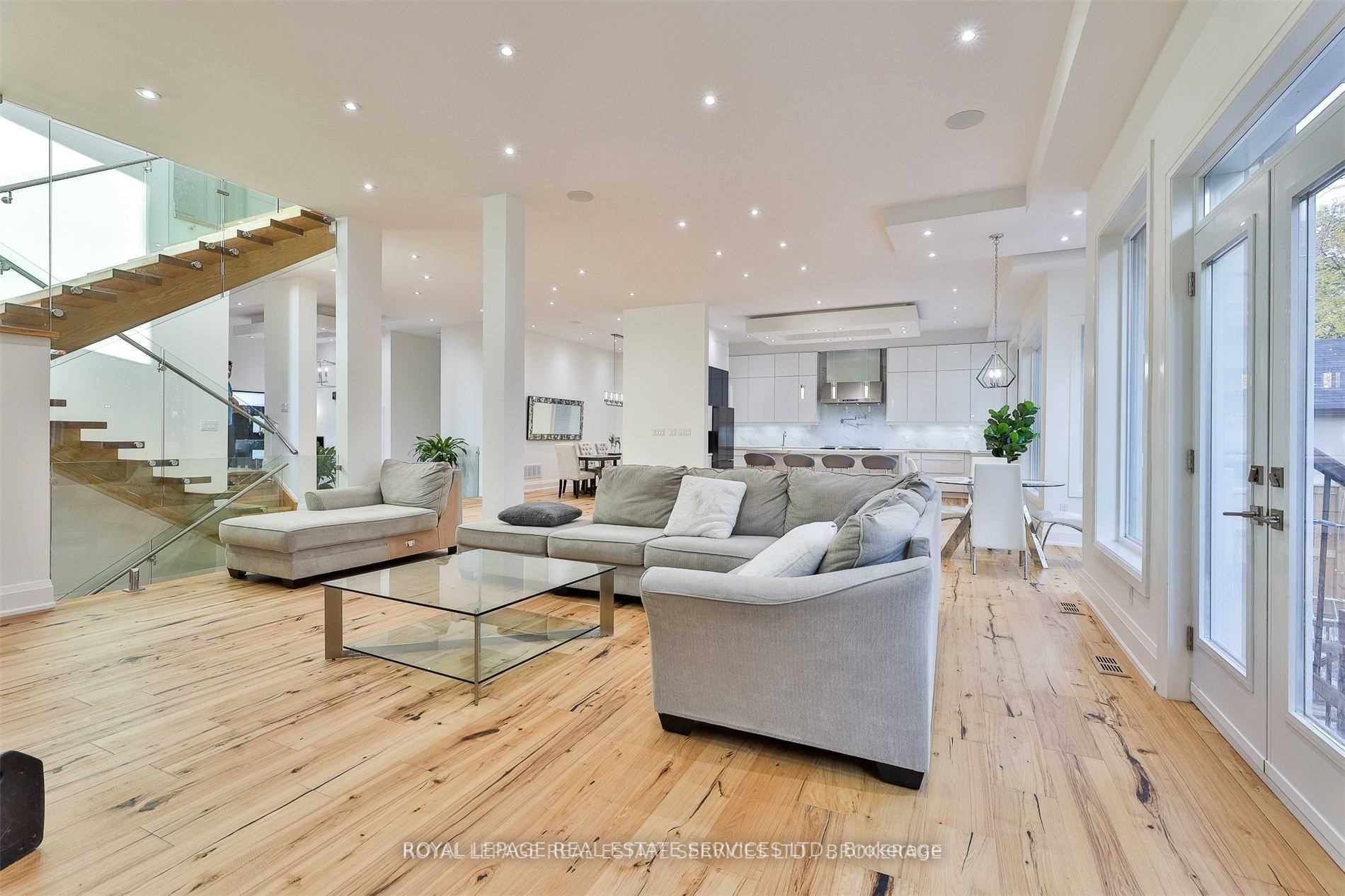 61 Dane Ave