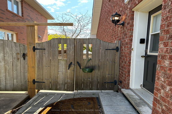 184 Wembley Rd, Oakville