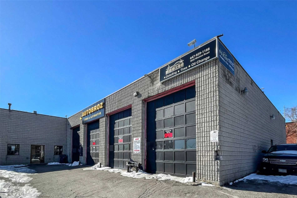 1000 Weston Rd, Toronto