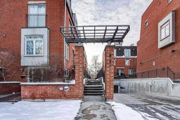 870 Jane St, Toronto