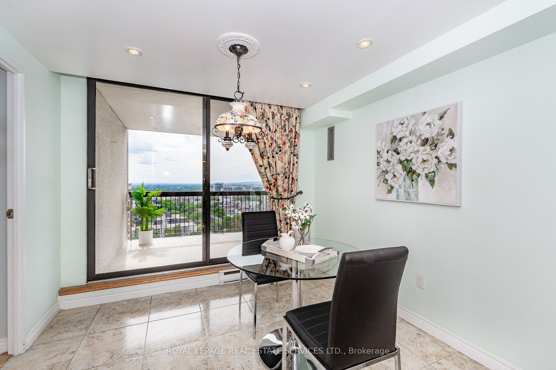 Listing W5951420 - Large Photo # 15