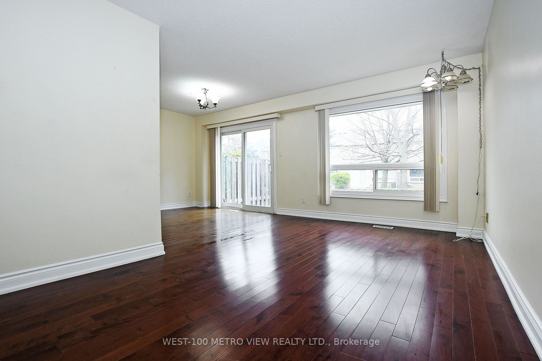 3125 Fifth Line W, ##49