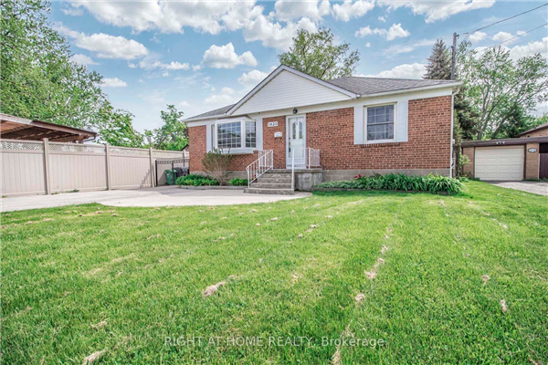 1430 Radcliffe Blvd, Mississauga