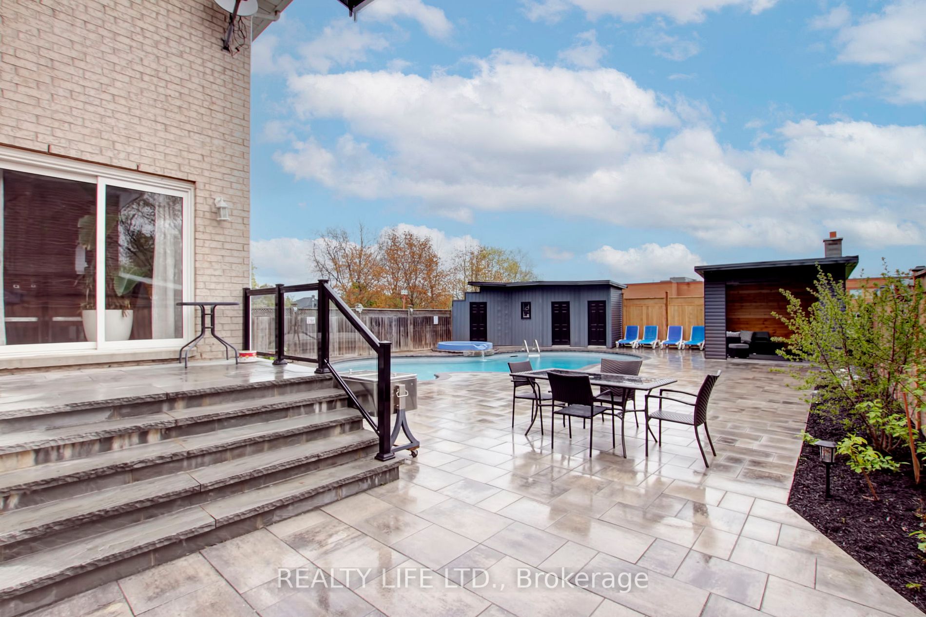 900 Atwater Ave