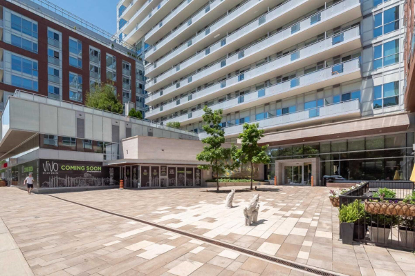 1830 Bloor St W, Toronto