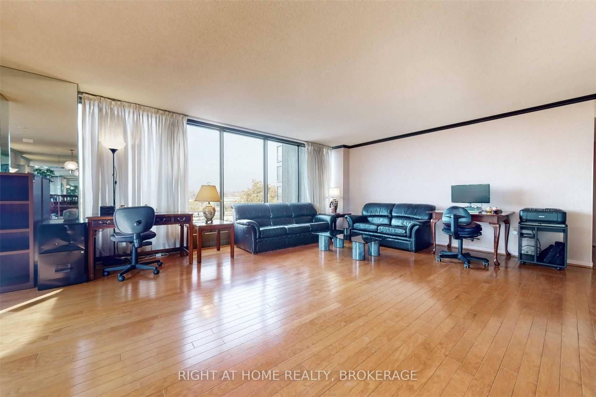 2045 Lake Shore Blvd W, #507