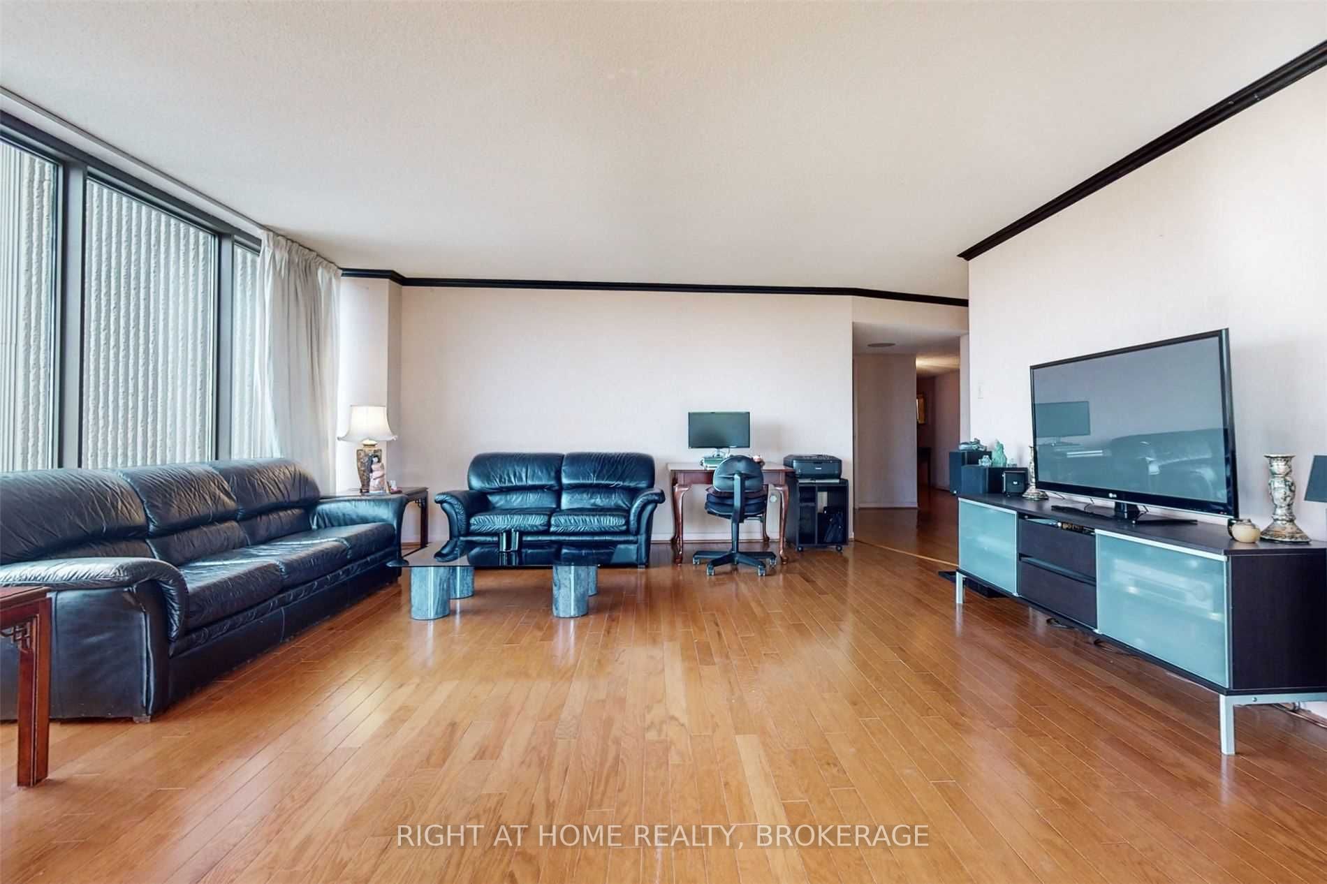 2045 Lake Shore Blvd W, #507