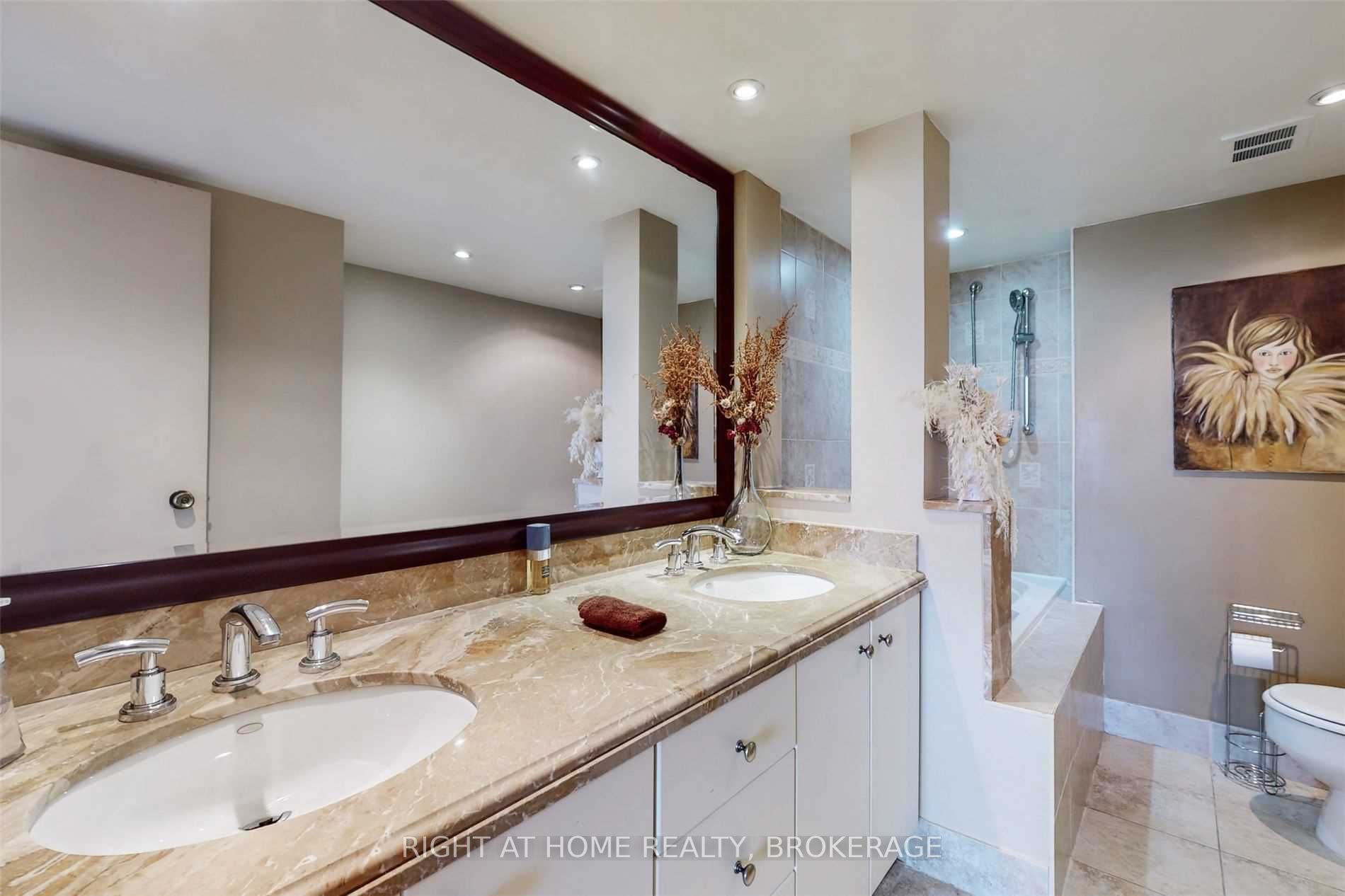 2045 Lake Shore Blvd W, #507
