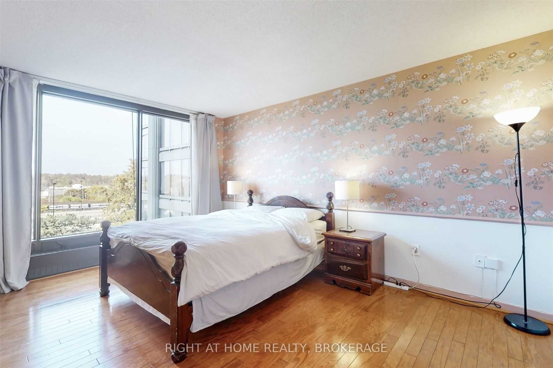 2045 Lake Shore Blvd W, #507