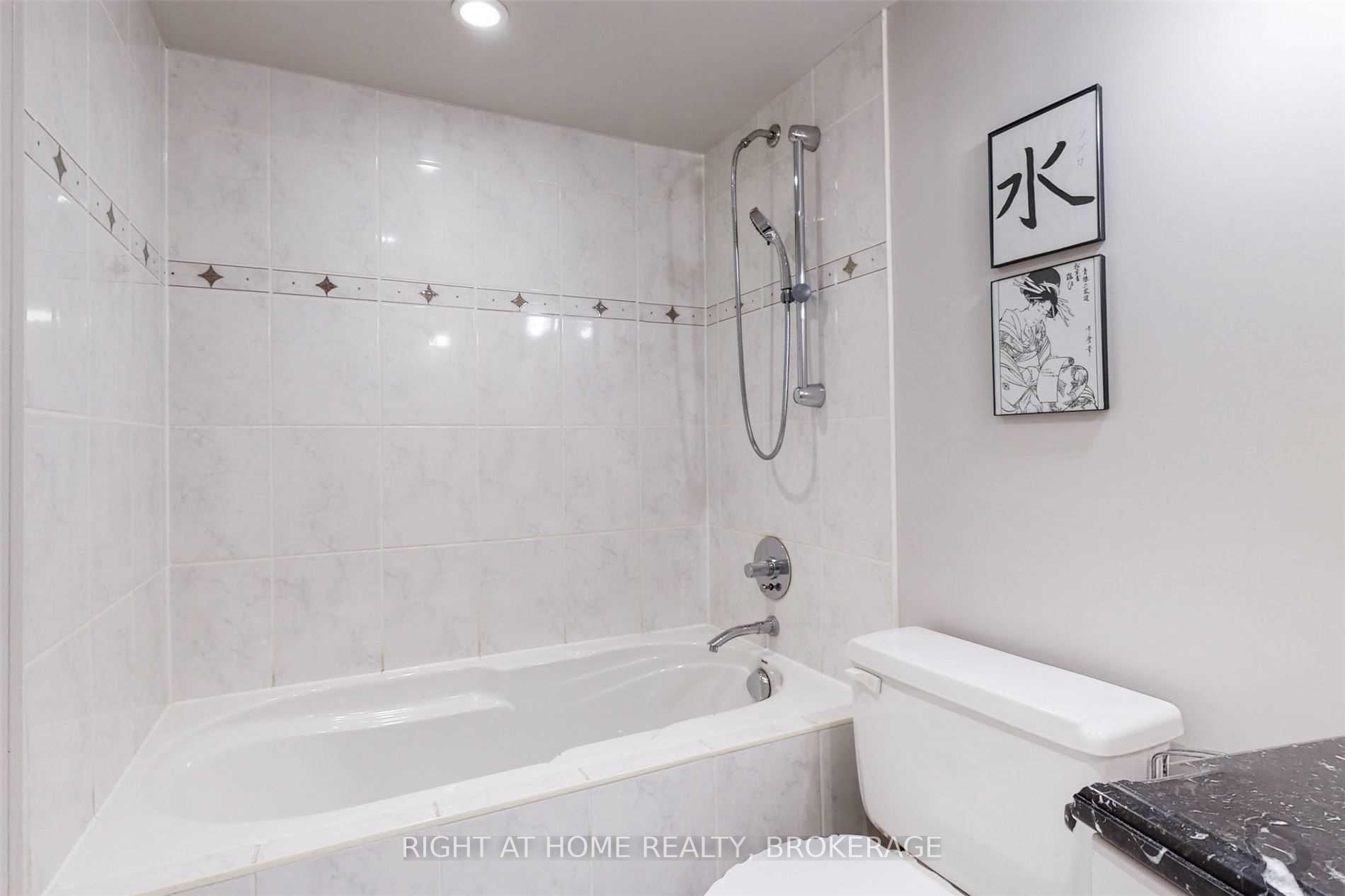 2045 Lake Shore Blvd W, #507