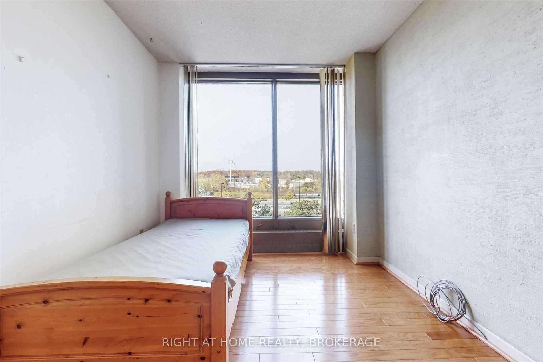 2045 Lake Shore Blvd W, #507