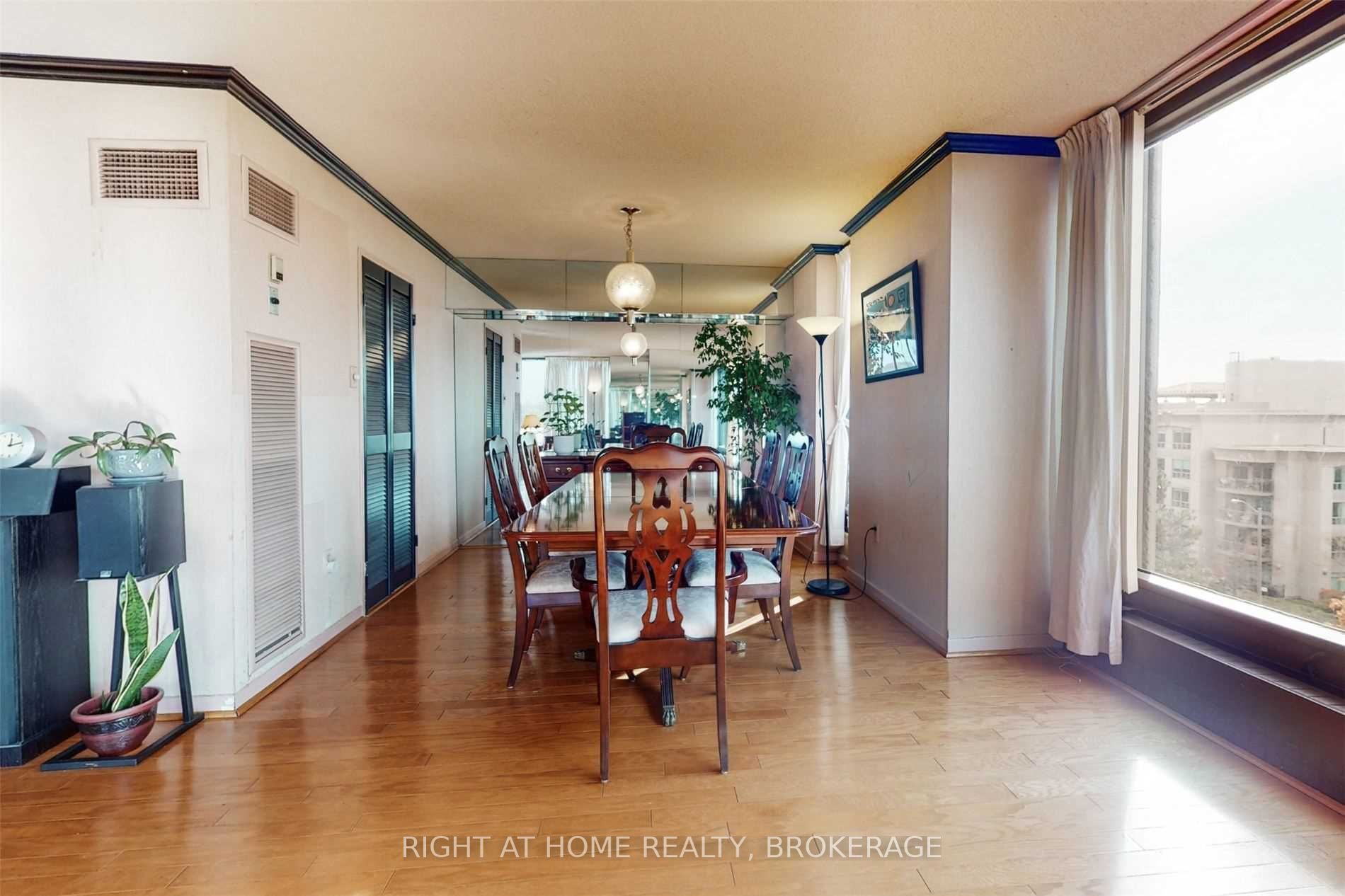 2045 Lake Shore Blvd W, #507