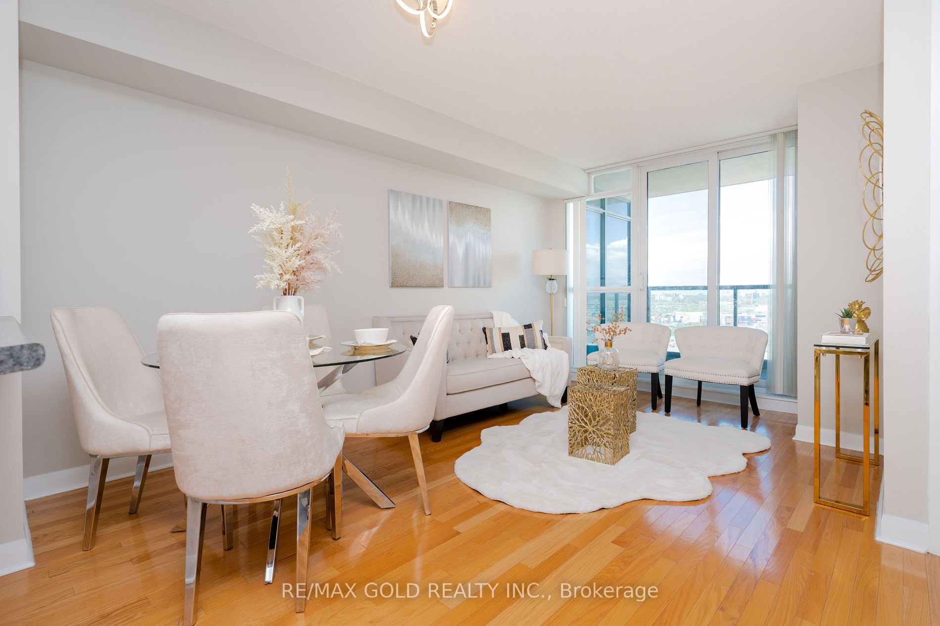 Listing W5952408 - Large Photo # 1