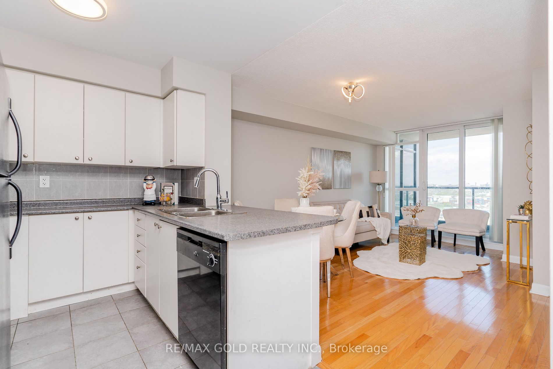 Listing W5952408 - Large Photo # 11