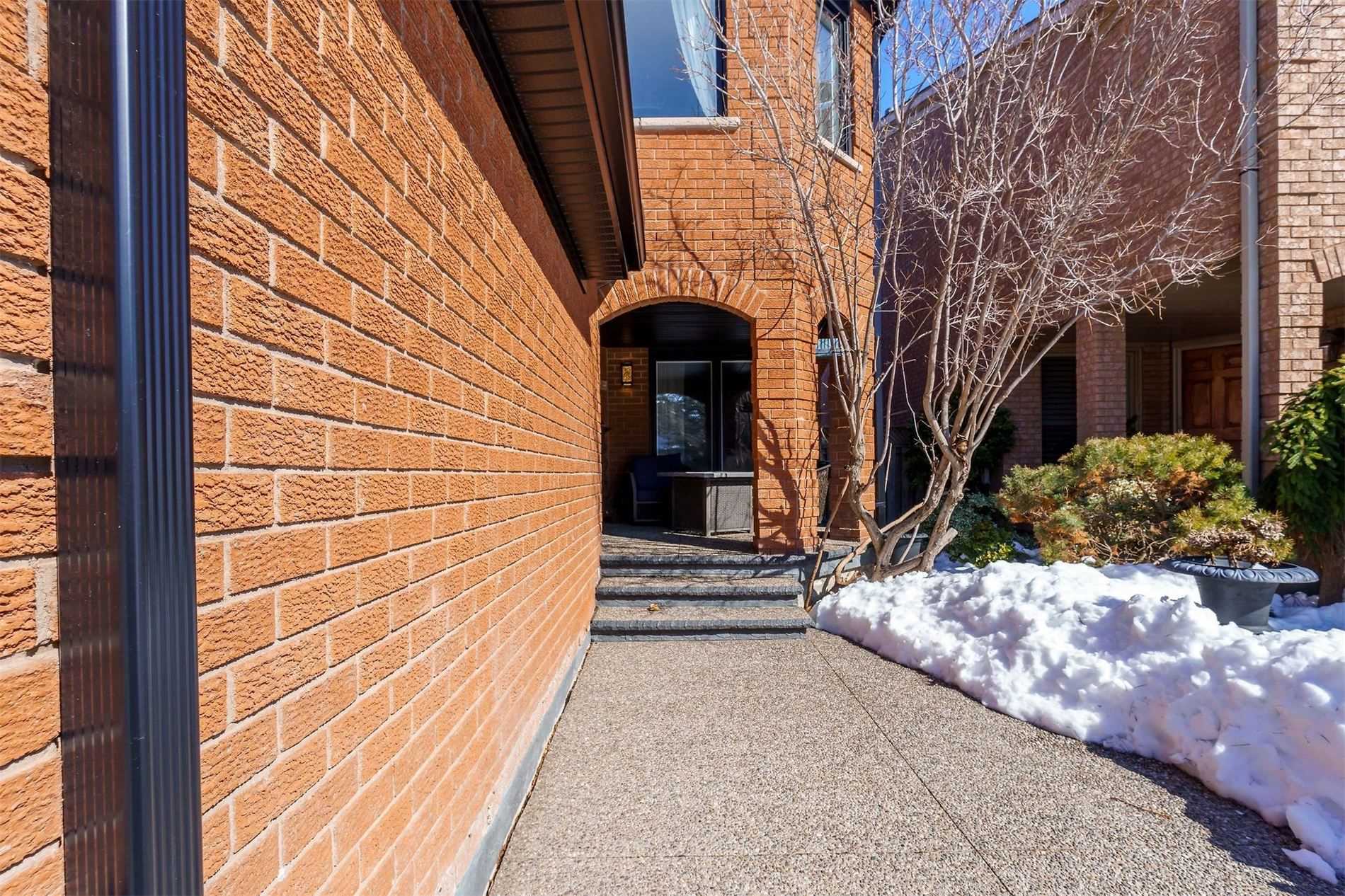 Listing W5952455 - Large Photo # 2