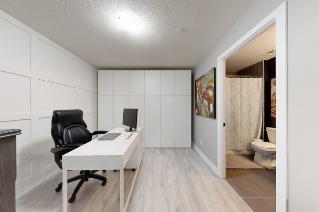 251 Manitoba St, #101