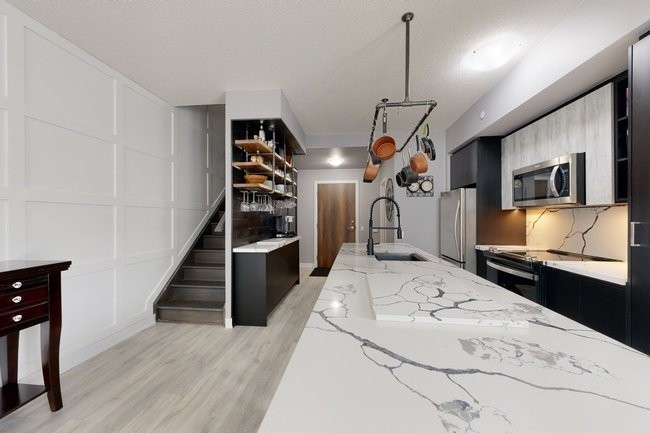 251 Manitoba St, #101