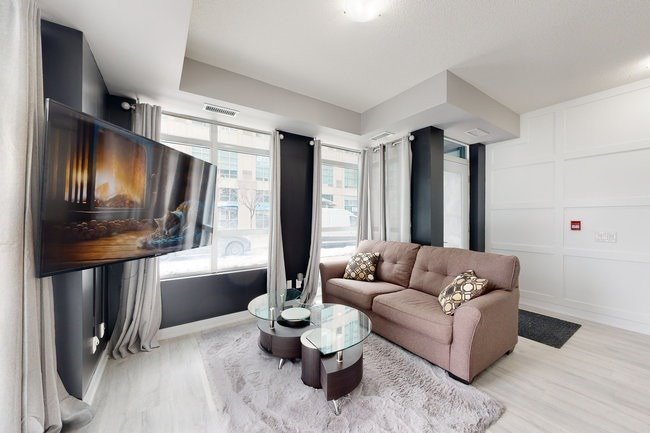 251 Manitoba St, #101