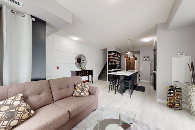 251 Manitoba St, #101