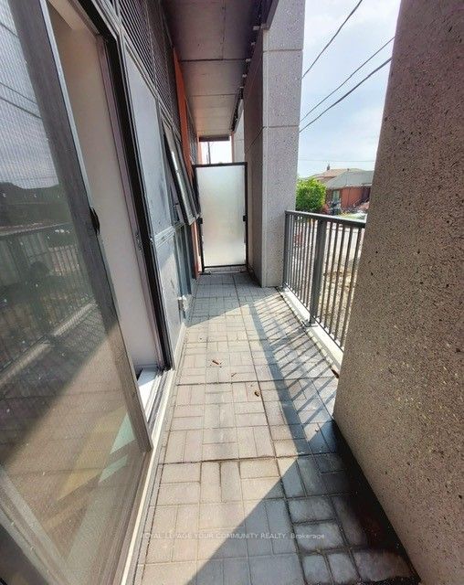 2433 Dufferin St, #102