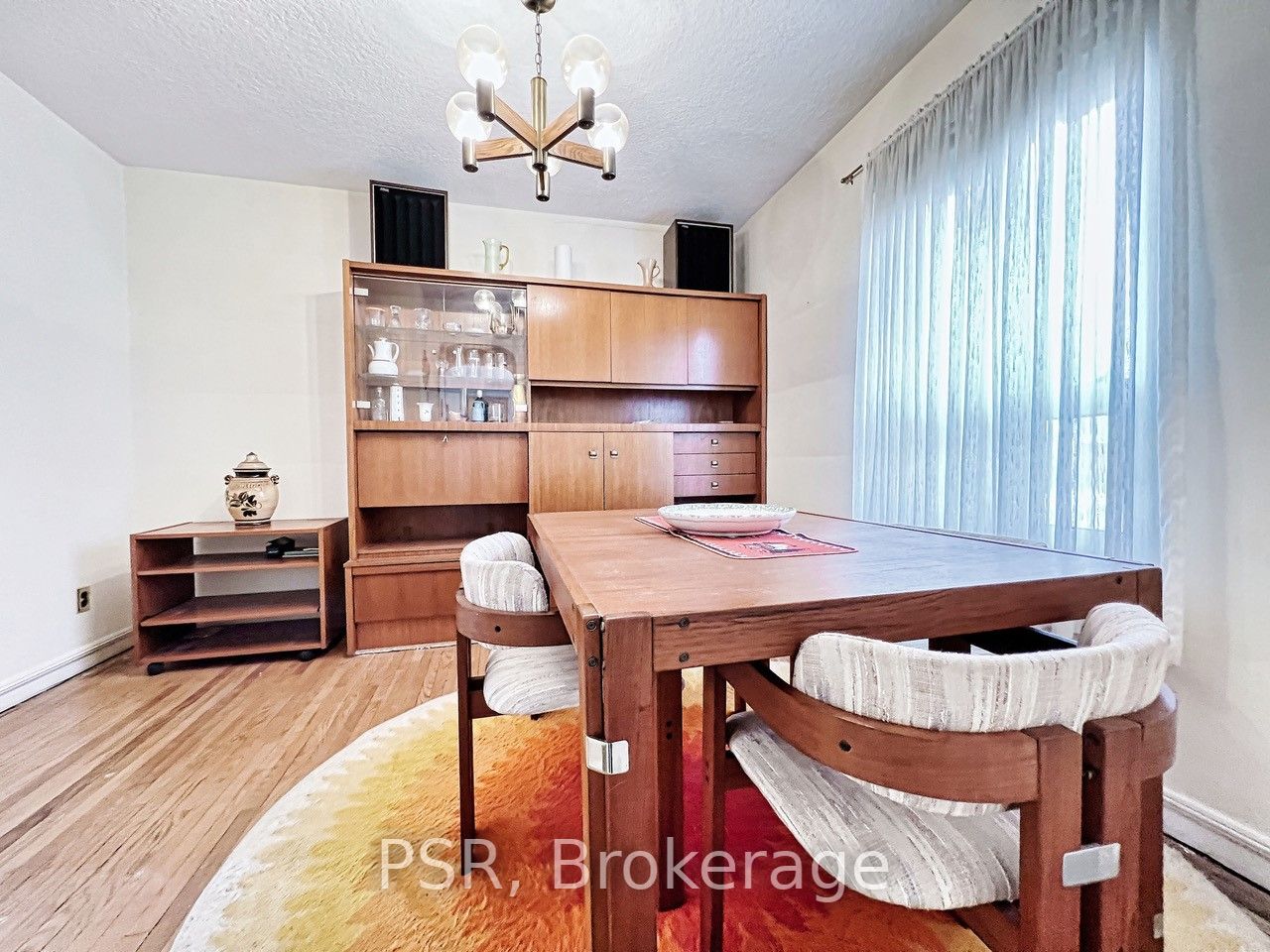 1166 Greening Ave