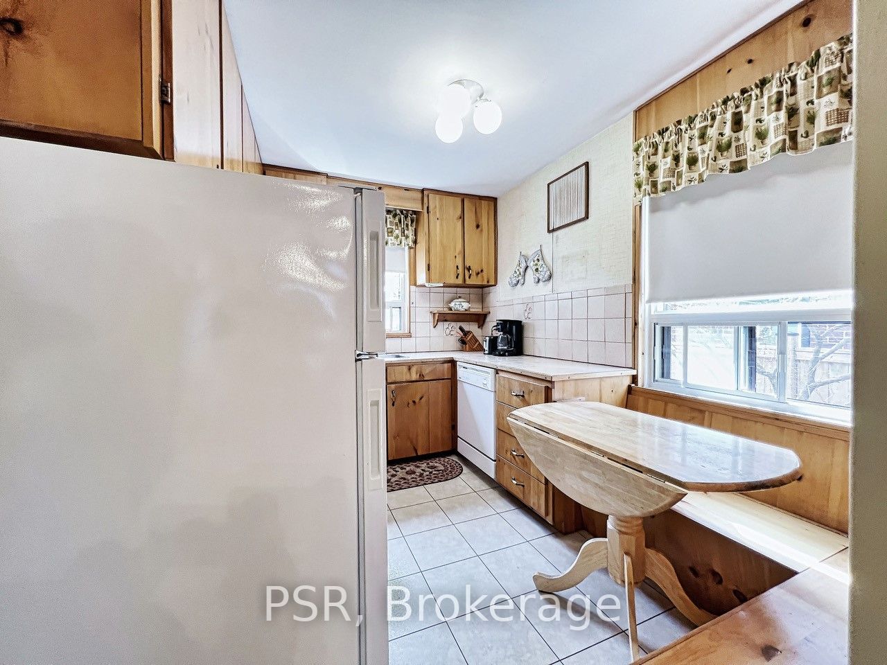 1166 Greening Ave
