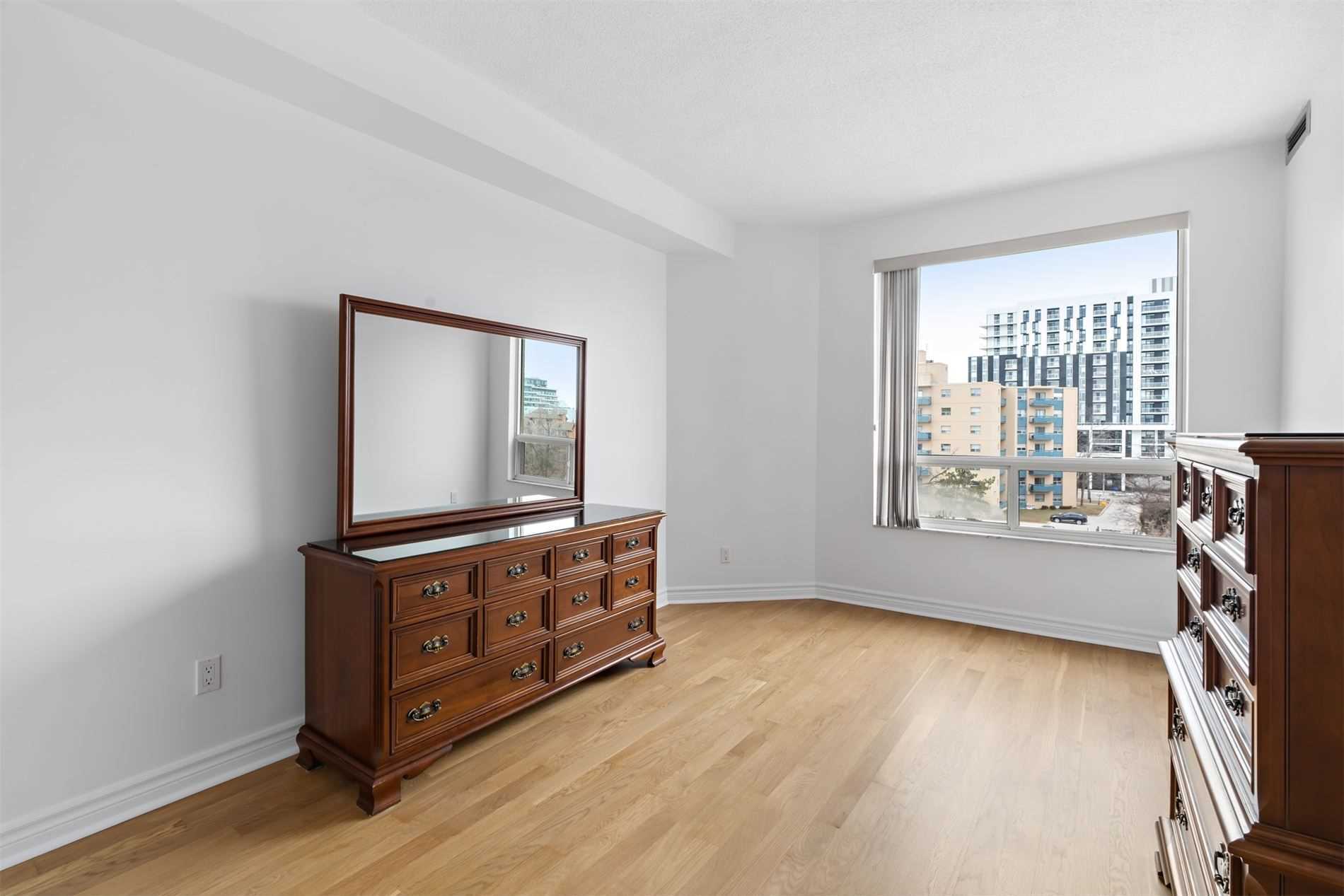 Listing W5952979 - Large Photo # 11