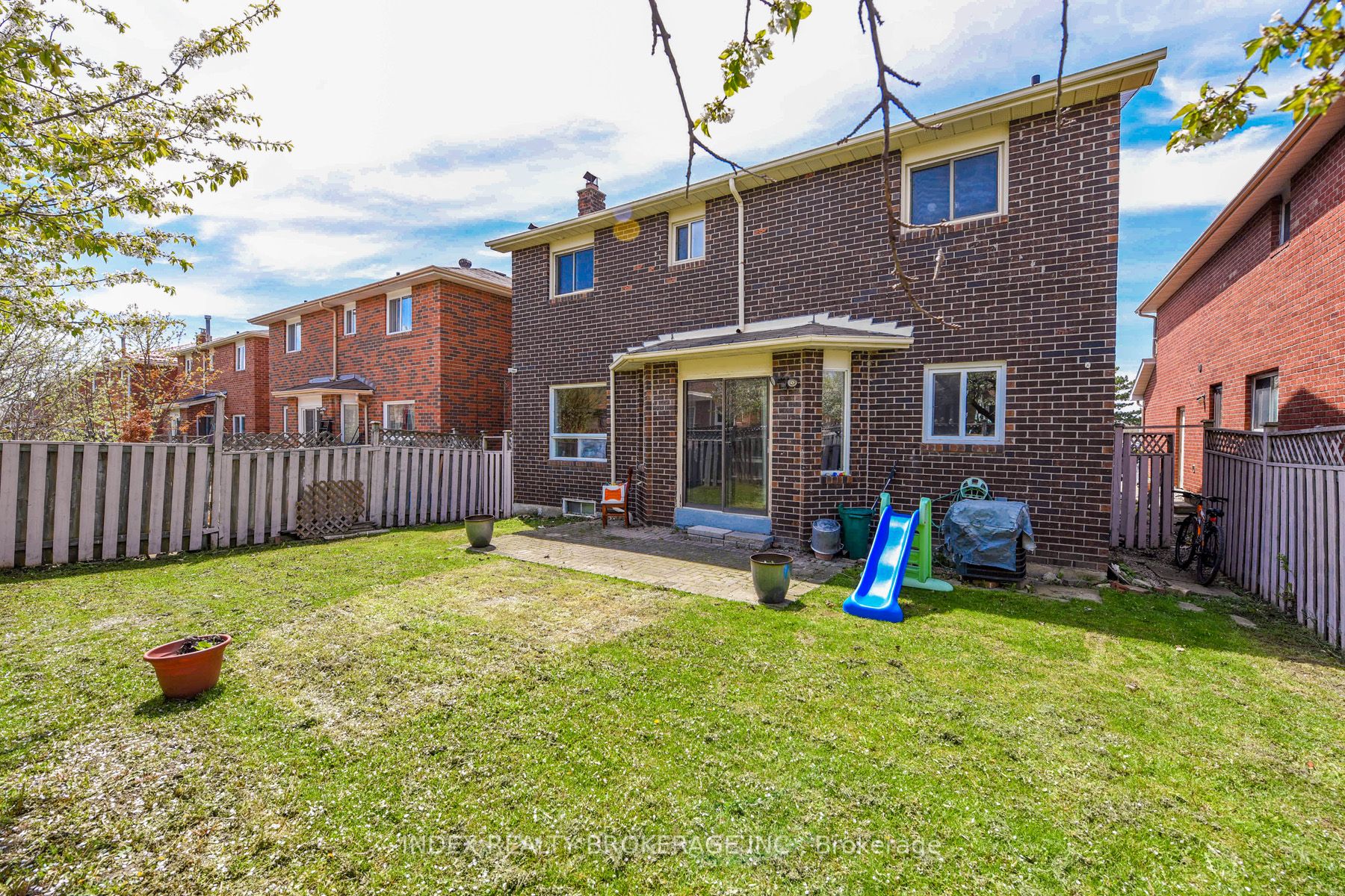 285 Conestoga Dr