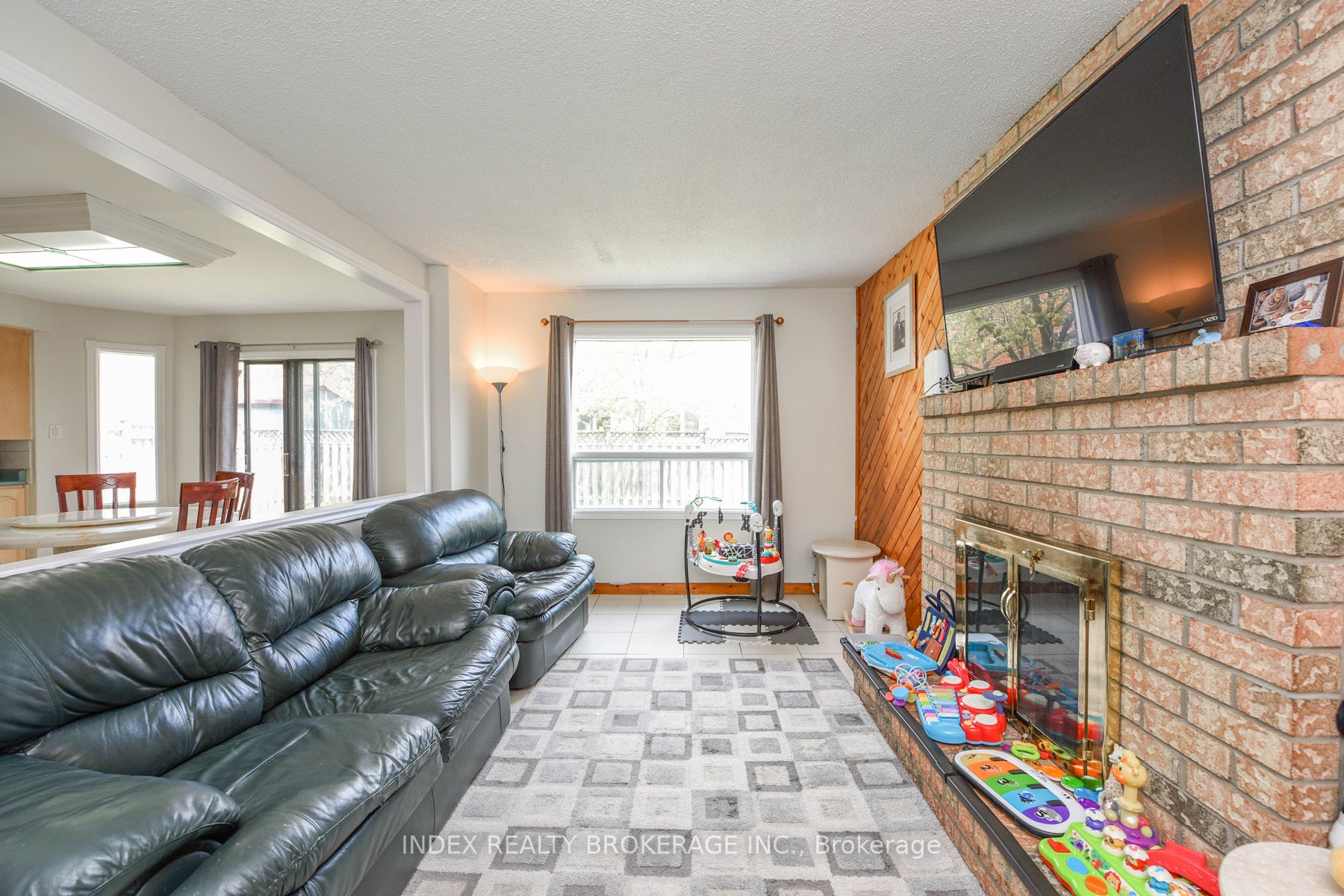 285 Conestoga Dr
