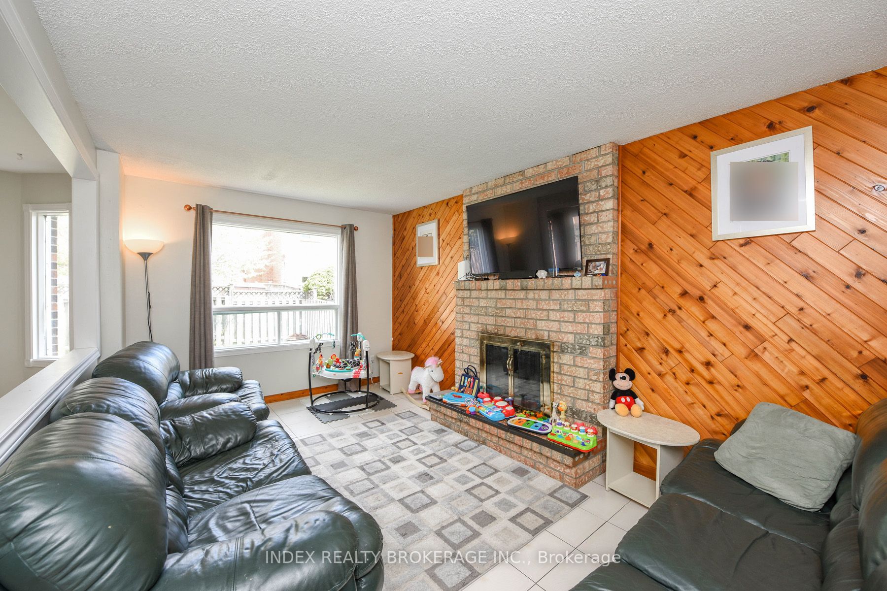 285 Conestoga Dr