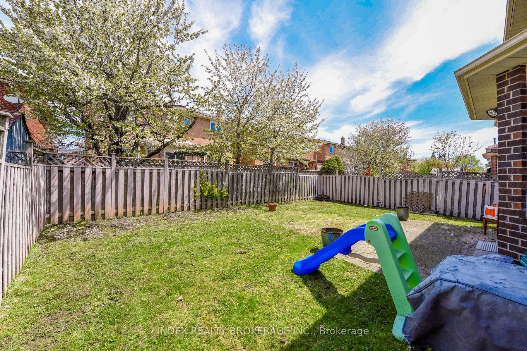 285 Conestoga Dr