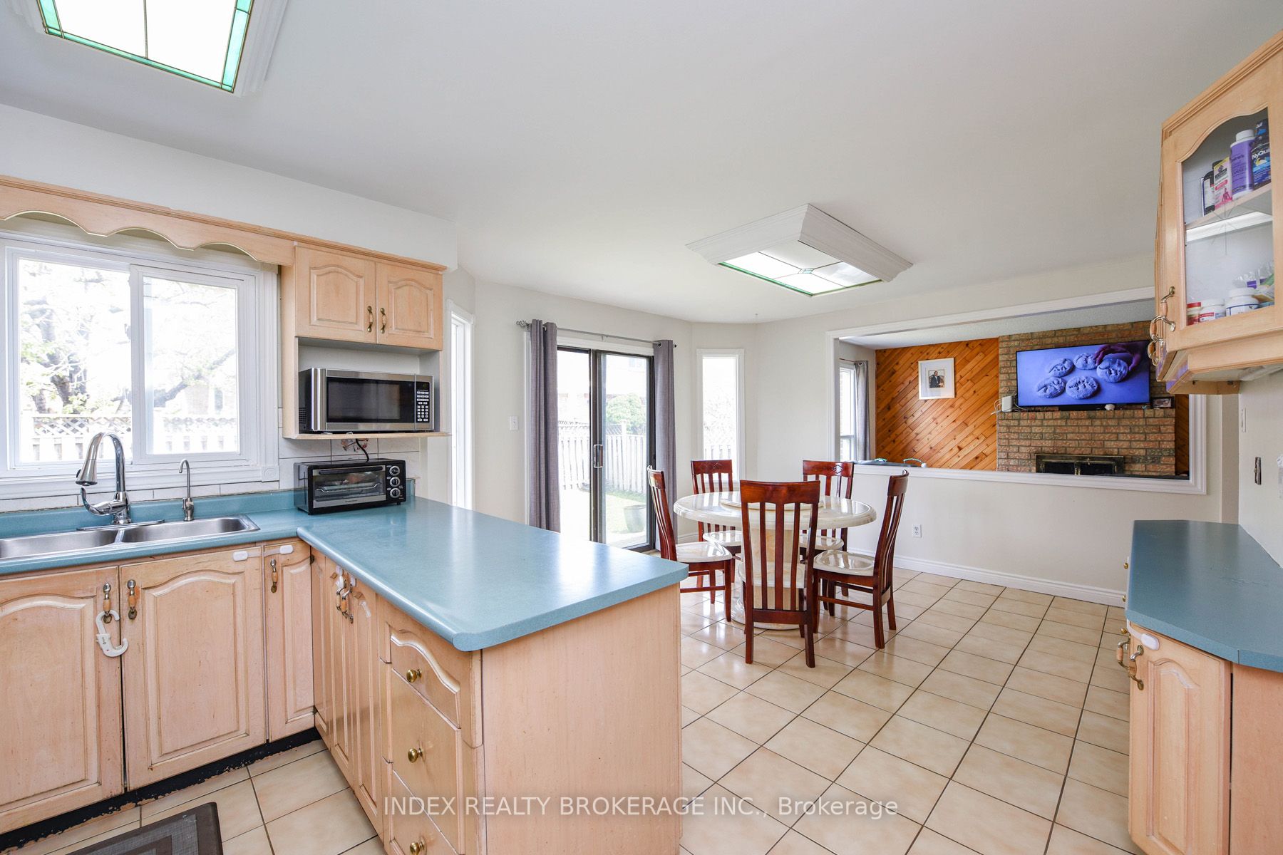 285 Conestoga Dr
