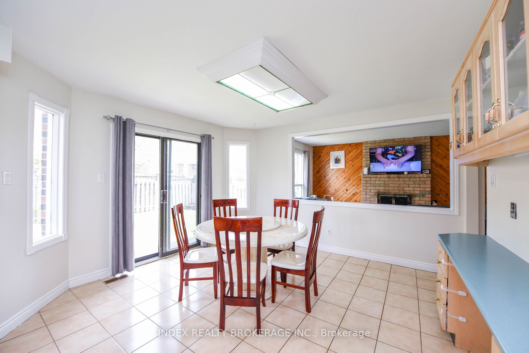 285 Conestoga Dr